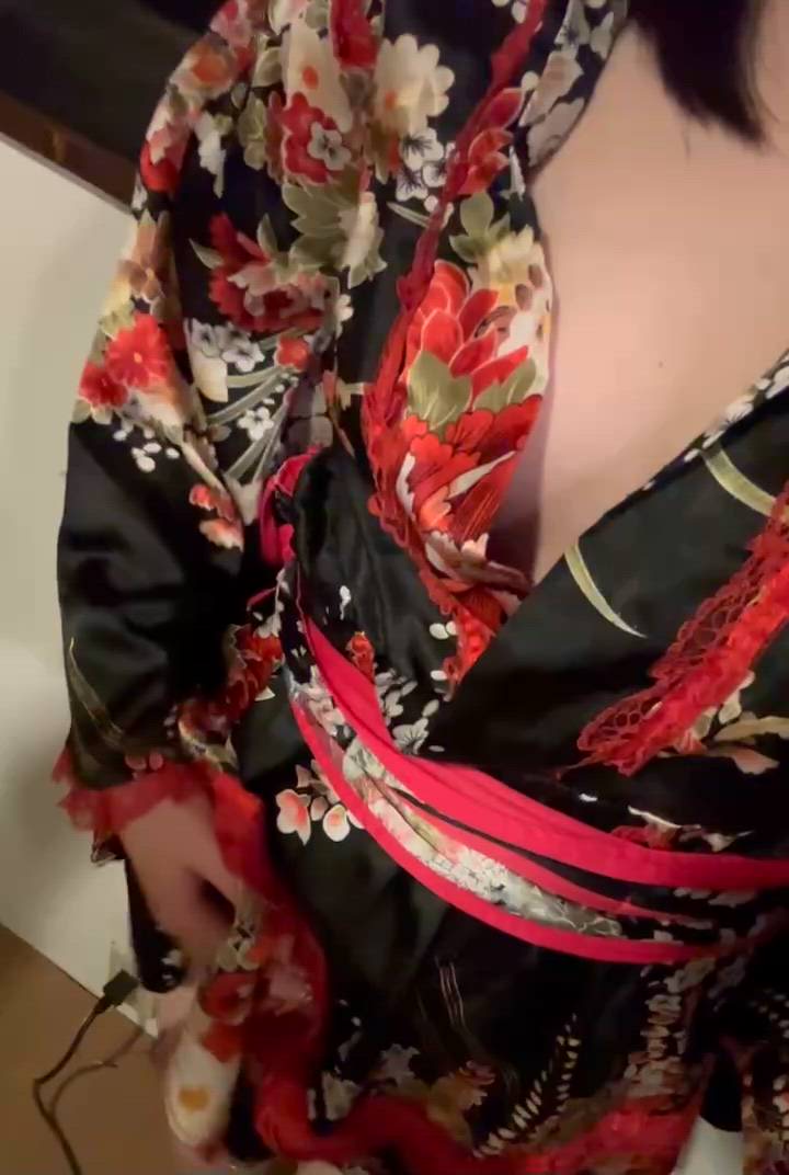 CHERRY WEST - さき動画サムネイル